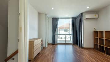 Apartamento Confort, balcón, vistas al jardín | Interior