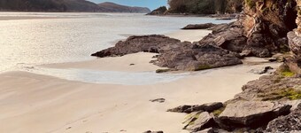 Beachfront Surf & Holiday House, Charming & Quiet