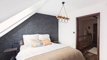 1 bedroom, in-room safe, desk, iron/ironing board