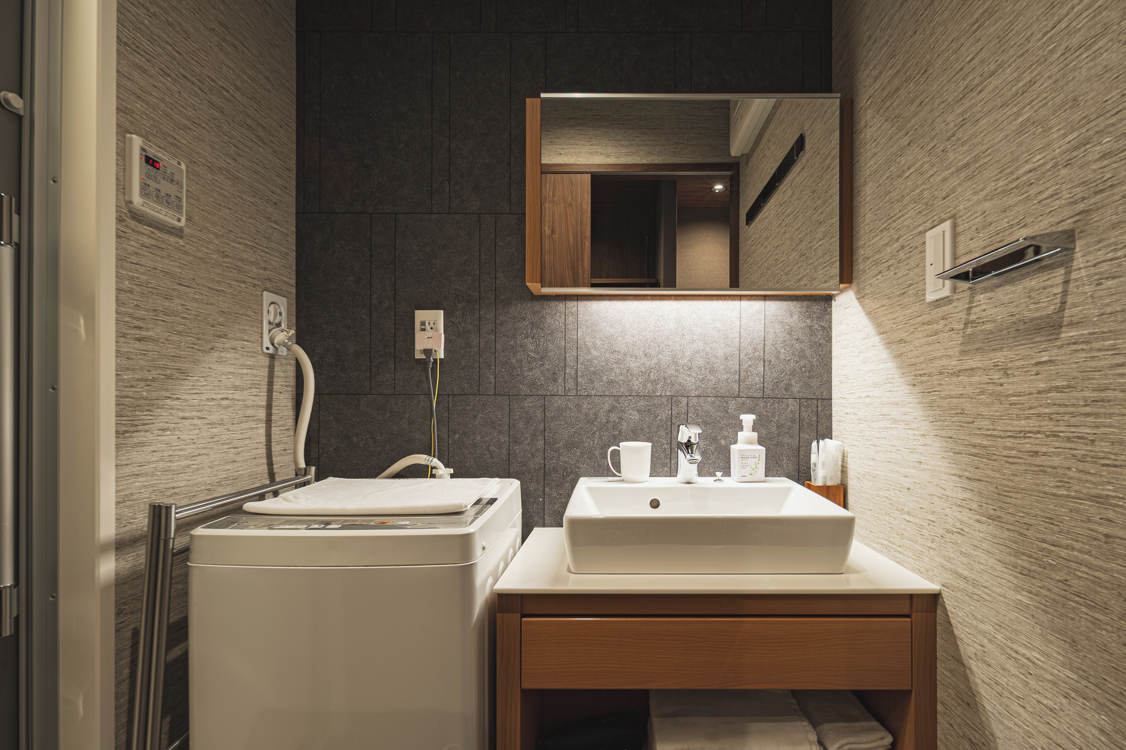 Kamar Twin | Kamar mandi | Sampo dan tisu toilet