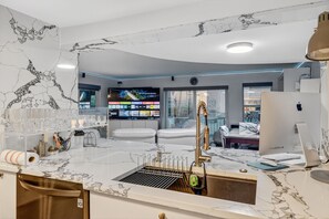 Interior - Cozy condo with lots of perks for your maximum comfort (Fort Lauderdale)