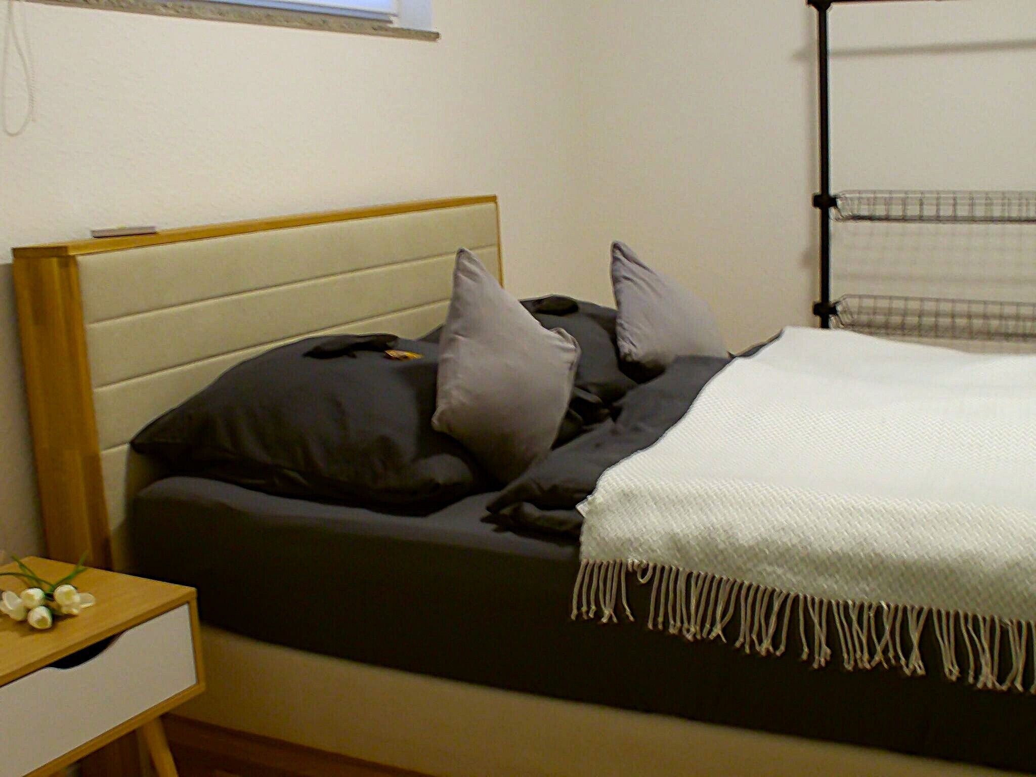 1 slaapkamer, een strijkplank/strijkijzer, wifi, beddengoed