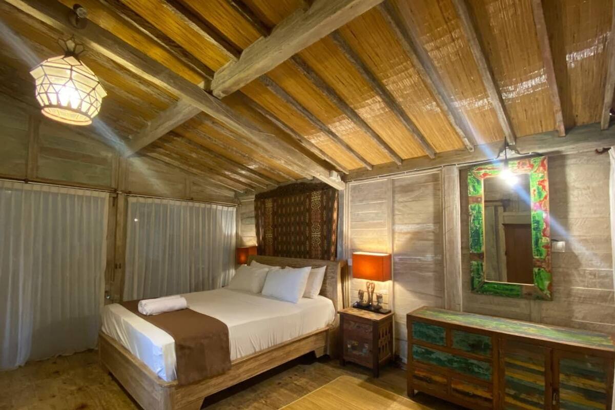 Rom – deluxe, 1 kingsize-seng | Wi-fi (inkludert)