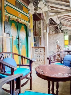 Basic Room, 1 Katil Ratu (Queen) | Teres/patio