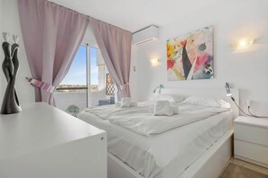1 bedroom, iron/ironing board, travel cot, WiFi - Your first Tee in sunny Mijas golf, by costarentals Ref 58 (Las Lagunas de Mijas)