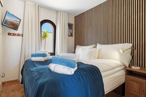 8 chambres, fer et planche à repasser, lit parapluie, Wi-Fi