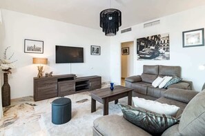 TV og kontorer