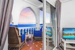 Interior - Bright Beachfront Apartment - ref 157 by Costarentals (Las Lagunas de Mijas)