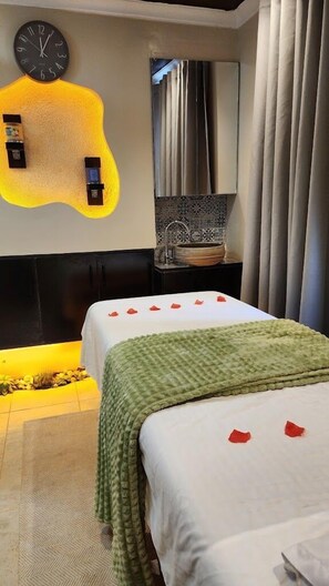 Spa - Derby Place Lounge Karatina (Karatina)