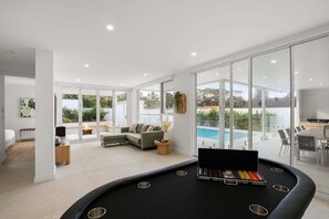 Smart TV, fireplace, video games, ping pong