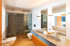 Hair dryer, towels - Holiday home on the popular Via Tinus above St. (St. Moritz)