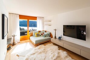 TV, stereo - Holiday home on the popular Via Tinus above St. (St. Moritz)