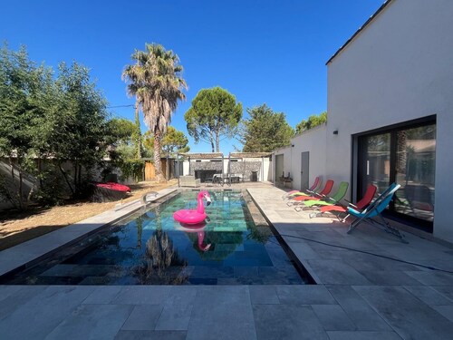 Contemporary villa with all comforts, perfect for family stays!