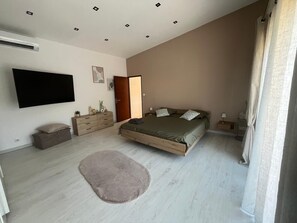 6 makuuhuonetta, silitysrauta/-lauta, ilmainen Wi-Fi, vuodevaatteet