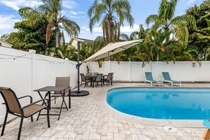 Outdoor pool, a heated pool - Heated Pool & Beach Days, Cozy 3bd Family Home, Games (Largo)