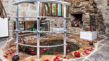 Chambre Double Deluxe, patio, vue jardin | Coffres-forts dans les chambres, décoration personnalisée