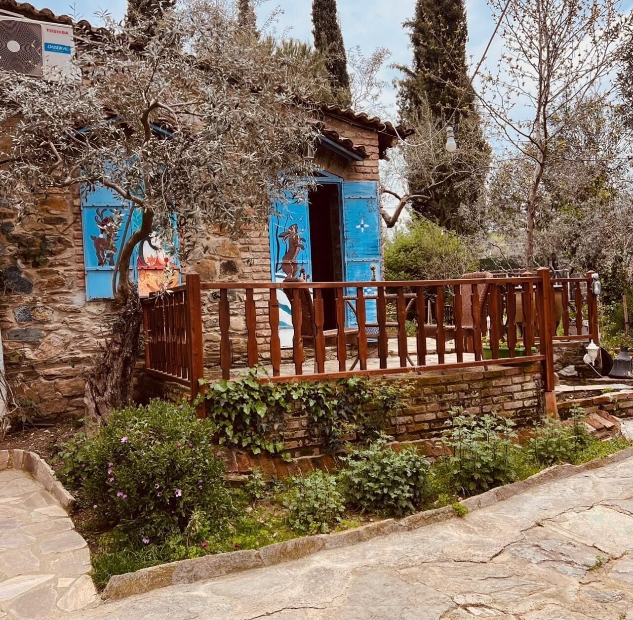 Standard Room | In-room safe, individually decorated, individually furnished