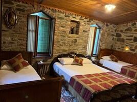 家庭房, 露台, 花园景观 | 客房内保险箱、特色装修、特色家居、隔音