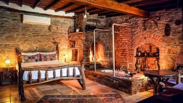 Habitació doble Deluxe, vistes al jardí | Caixa forta a l'habitació, decoració individual i mobiliari individual