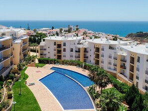 Exterior - mit Infinity Pool by Interhome (Albufeira)