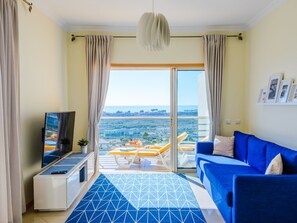 TV - "Blue" mit Infinity Pool by Interhome (Albufeira)