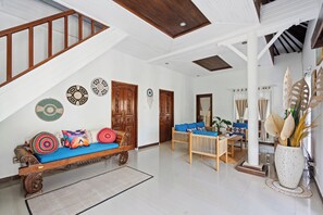 Villa, 3 Bedrooms, Patio, Pool View | Living room | 43-inch Smart TV with satellite channels - Canggu Wave Villa (Canggu)
