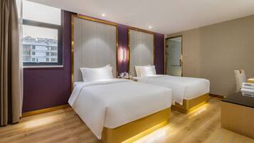 Kamar Double | Meja kerja, ruang kerja ramah laptop, dan Wi-Fi gratis