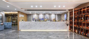 PCLJ Hotel Bao'an Centra