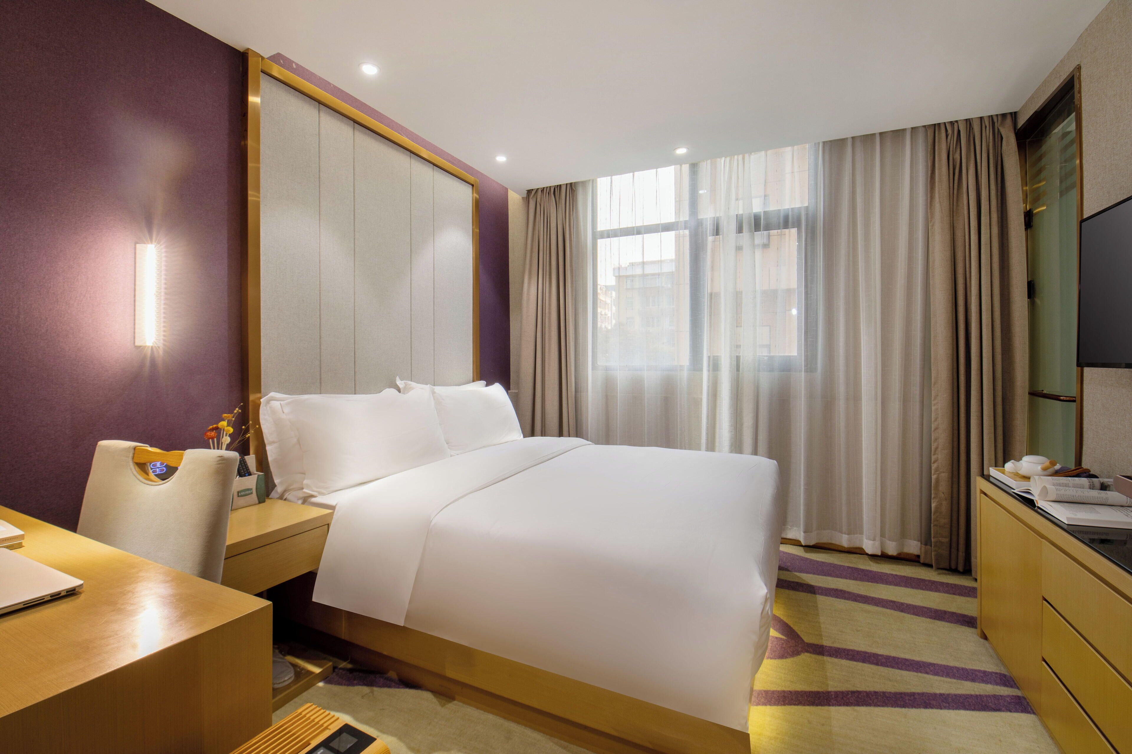 Enkeltrom – basic | Skrivebord, skrivebord for bærbar PC og wi-fi (inkludert)