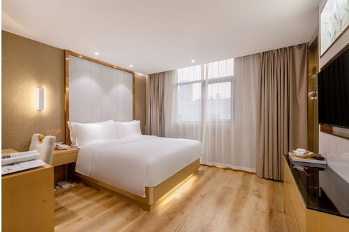 PCLJ Hotel Bao'an Centra