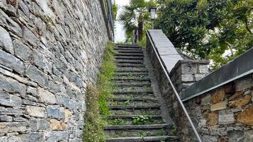 Enceinte de lâhĂ©bergement