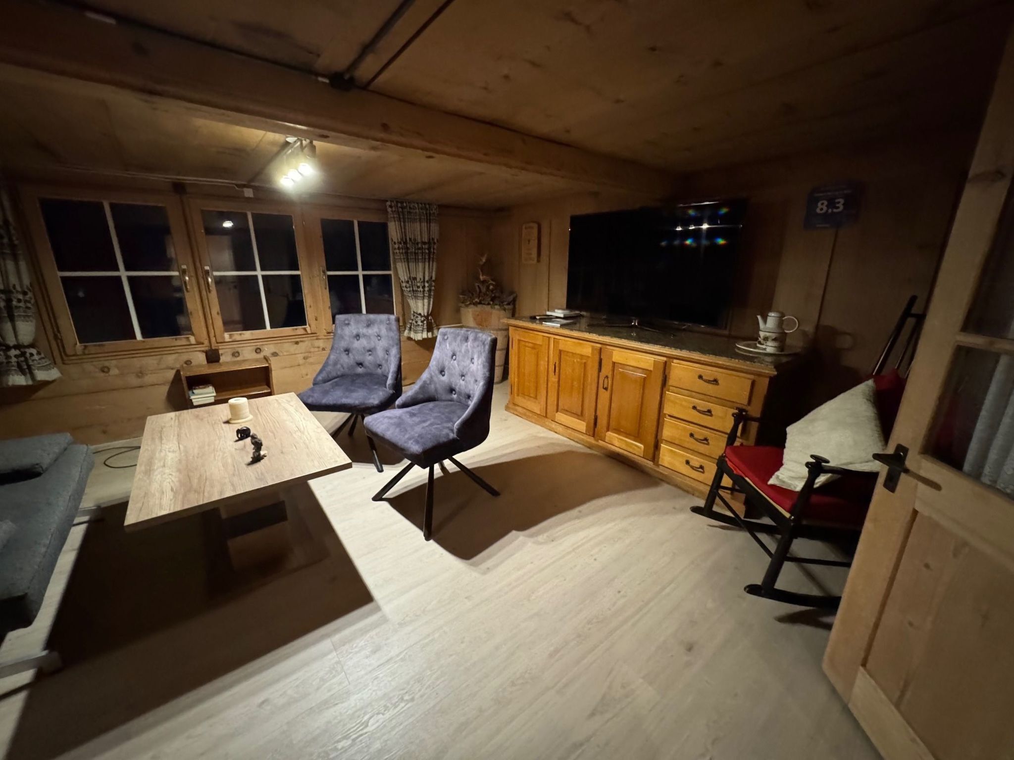 Télévision, cheminée