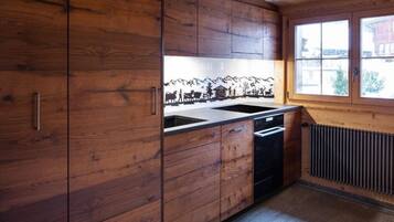 Réfrigérateur, four, lave-vaisselle