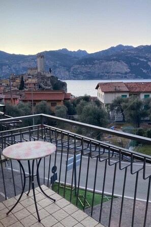 Outdoor dining - App nr. 3 by Interhome (Malcesine)