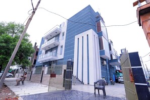 Exterior - Hotel Nirvana Inn Near Expo Center (Greater Noida)