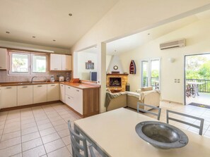Interior - Villa Euphoria, Strand von Gennadi by Interhome (Gennadi)