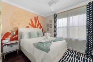 1 bedroom, iron/ironing board, travel cot, free WiFi - Steps to Bayshore! 3 Min to TGH, Downtown Tampa - Cozy 1 bedroom Apt (Tampa)