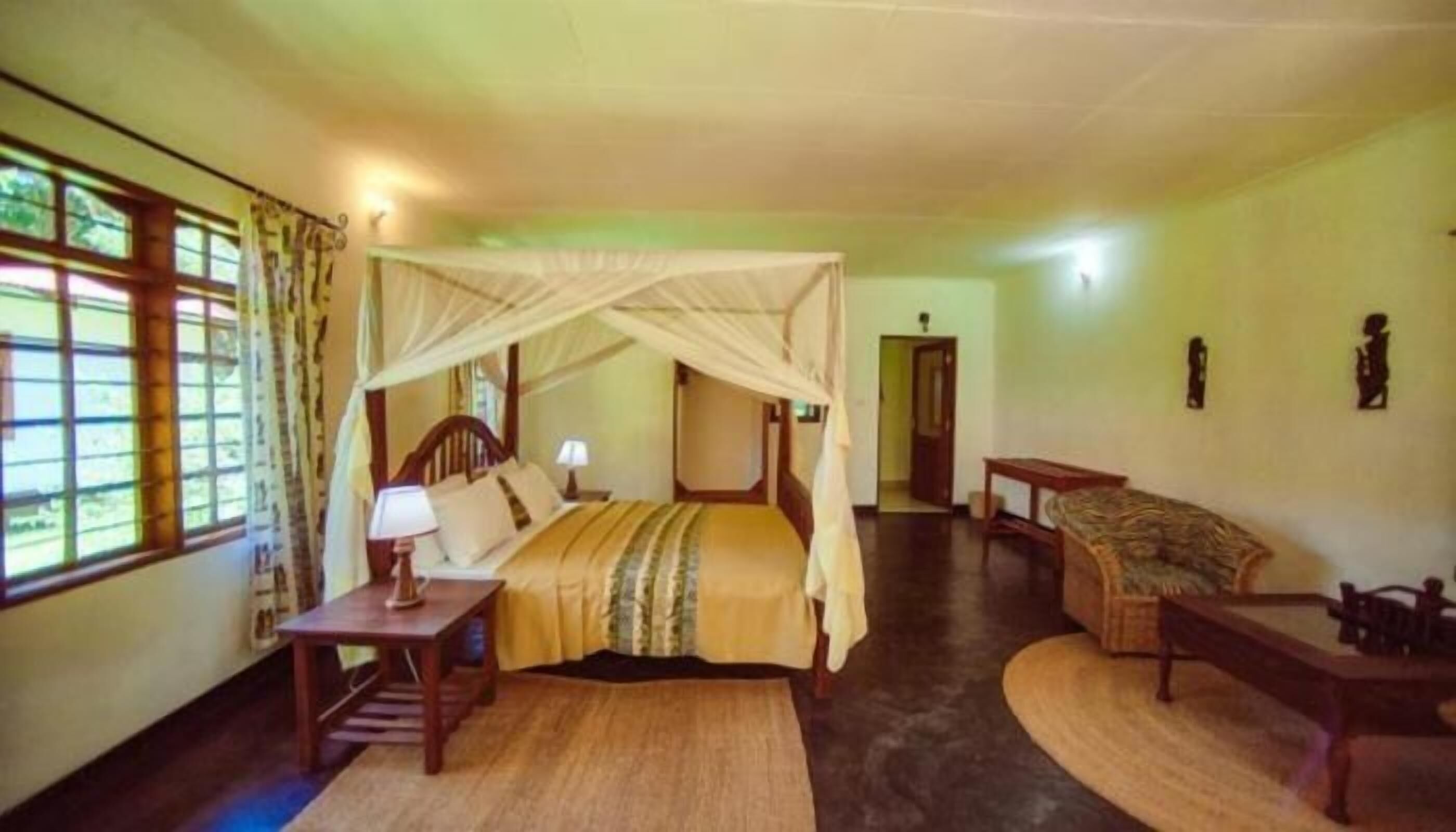 In-room safe, blackout curtains, free WiFi