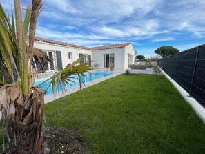 Property grounds - Villa "La marine" with garden, terrace and swimming pool (Les mathes)