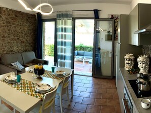 Kitchen / Dining Room - Wohnung in Balestrate mit Schwimmbad und Meerblick by Interhome (Balestrate)