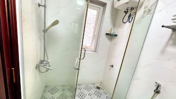 Dobbeltrom – standard, rengjøring | Bad | Håndklær, såpe, sjampo og toalettpapir