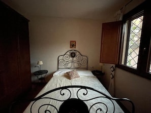 Unclassified image, 4 of 29, button - in Noto mit Terrasse, Garten und gemeinsamem Pool by Interhome (Calabernardo)
