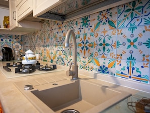 Unclassified image, 5 of 29, button - in Noto mit Terrasse, Garten und gemeinsamem Pool by Interhome (Calabernardo)
