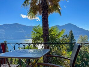 Outdoor dining - Casa Rustica oben by Interhome (Brissago)