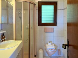 Towels - Casa Rustica oben by Interhome (Brissago)