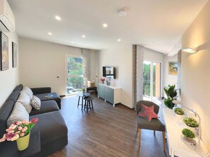 Living area - Provenzalisches Landhaus am Meer in ruhiger Lage. by Interhome (Bandol)