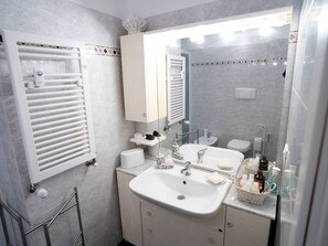 Bathroom - Der Bonsai by Interhome (Rapallo)