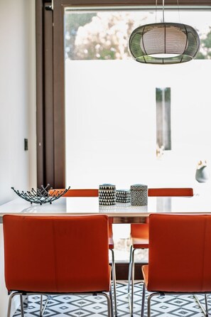 Kitchen / Dining Room - Schicke und moderne Maisonnette im Stadtzentrum by Interhome (Saint-Tropez)