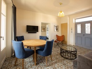 Dining - Schicke und moderne Wohnung im Stadtzentrum by Interhome (Saint-Tropez)
