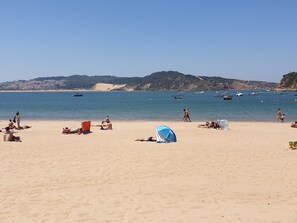 Beach - Neue Luxusvilla an der Silberküste São Martinho do Porto by Interhome (Alcobaça)